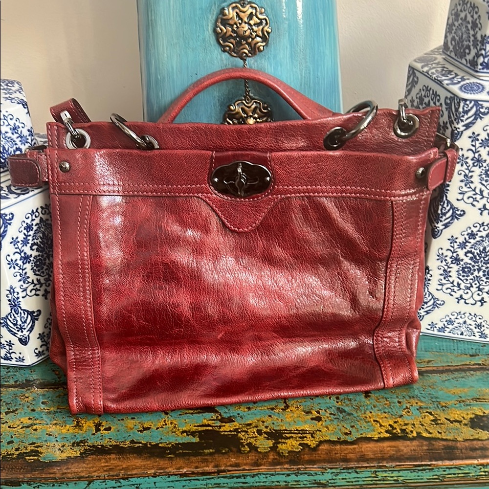 Sophisticated Red Leather Satchel with Structured Design